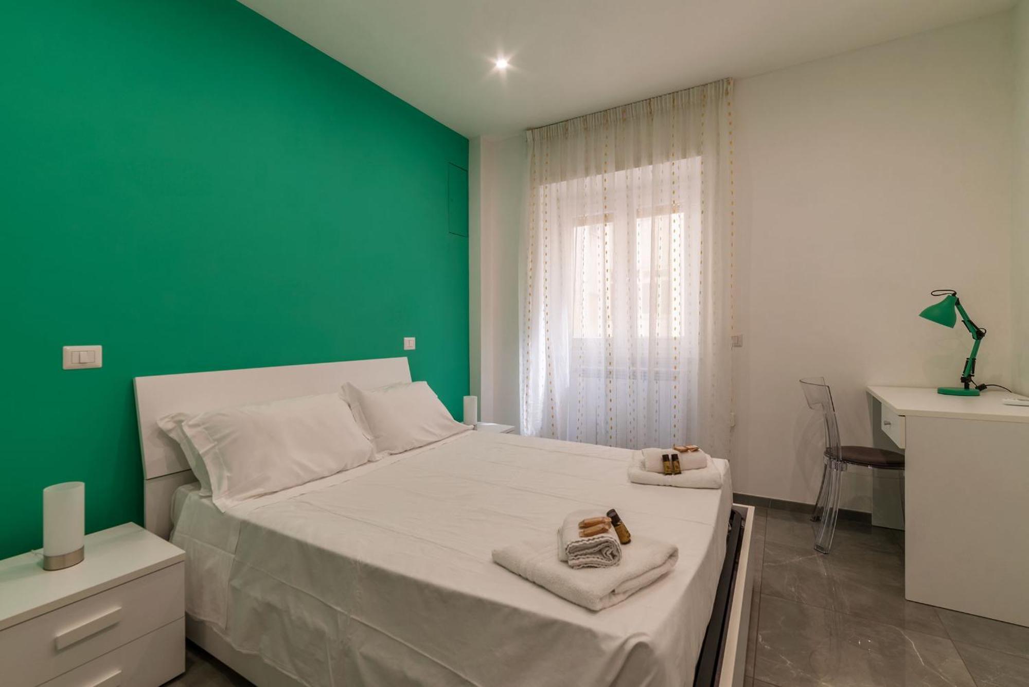 Apartmán Joivy Delightful 3-Bed Flat With Balcony Řím Exteriér fotografie